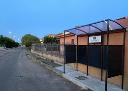 Una delle pensiline installate nel quartiere