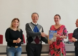 La dirigente Ardito, l'assessore Pesce e la sindaca Elisabeth Preub