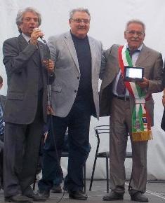 il sindaco Vallone ed il maestro Sacco